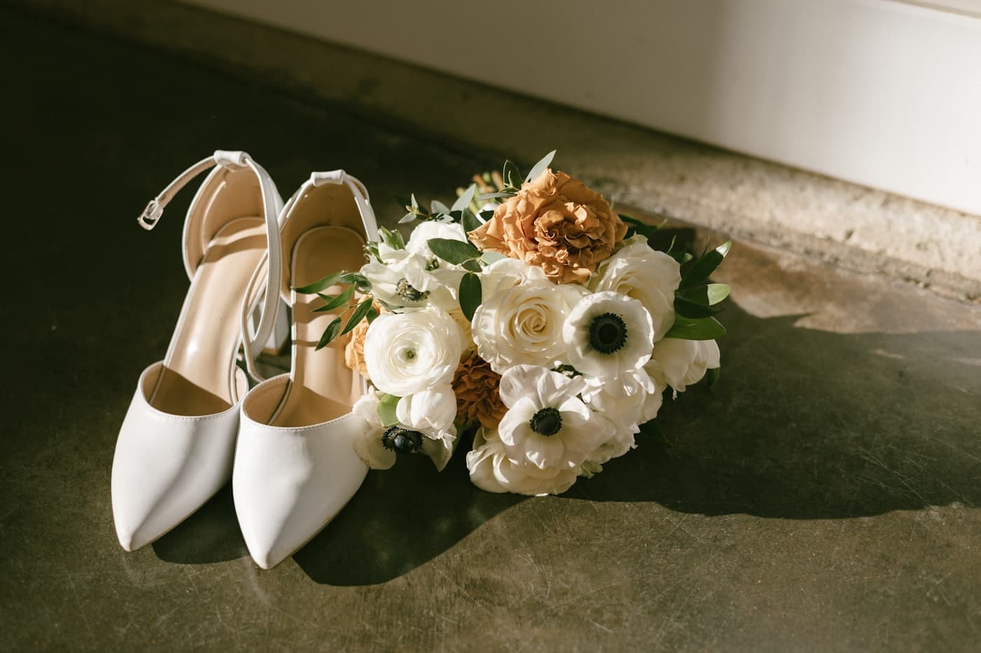 Wedding bouquet and bridal accessories styled as editorial details